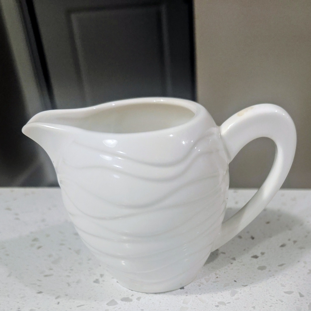 Mikasa Porcelain White Saucer Milk Dispenser